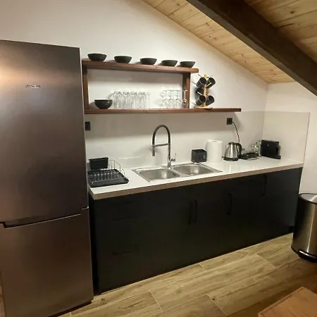 Σαλέ ερυθρελάτη