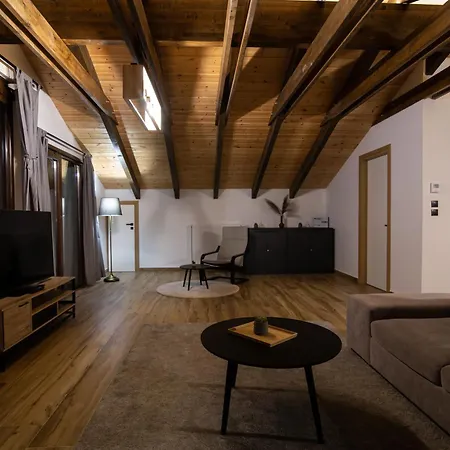 Chalé ερυθρελάτη *